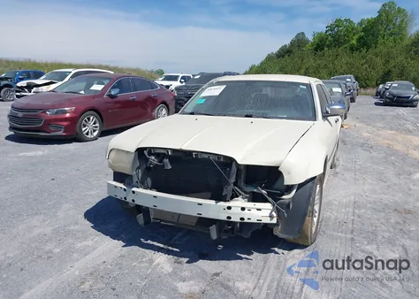 2010 Chrysler 300 Touring/Signature Series/Executive Series z USA, uszkodzony, nr VIN 2C3CA5CVXAH246621